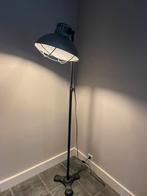 Industriële vloerlamp met metalen kap, Ophalen, Zo goed als nieuw, 150 tot 200 cm