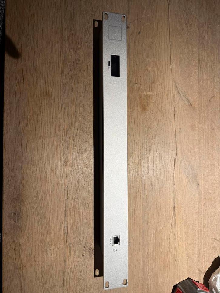 Ubiquiti Cloud Key Gen2 - 19 inch rackmount, Computers en Software, Routers en Modems, Zo goed als nieuw, Router, Ophalen of Verzenden