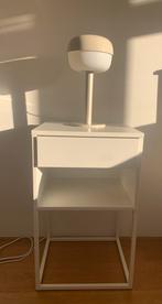 €30,- Nightstand + lamp, Huis en Inrichting, Ophalen, Zo goed als nieuw, Hout