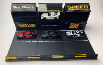 Tarmac 1:64 Mercedes Benz AMG GT3 no3 boxset - Me X Like beschikbaar voor biedingen