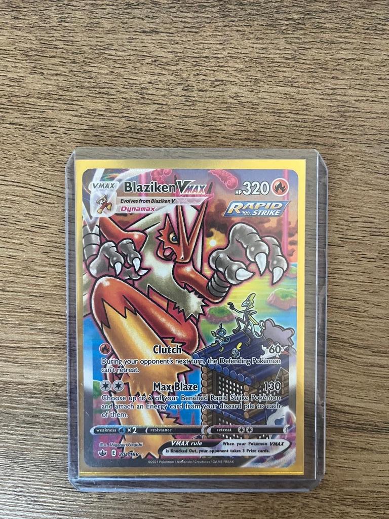 Blaziken VMAX Pokemon Kaart, Ophalen of Verzenden, Zo goed als nieuw, Losse kaart, Foil