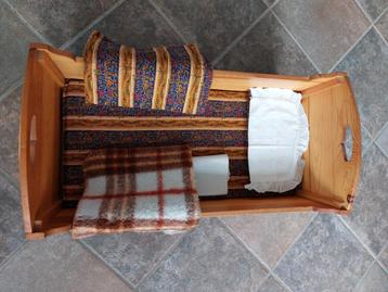 poppen bedje beschikbaar voor biedingen