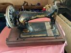 Oude SINGER handnaaimachine., Ophalen