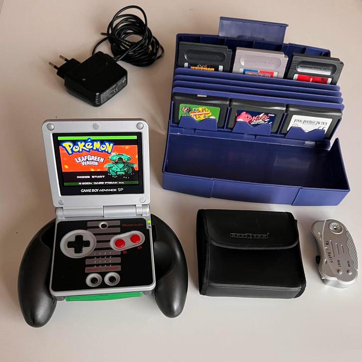 Game boy Advance SP met games, Spelcomputers en Games, Spelcomputers | Nintendo Game Boy, Zo goed als nieuw, Game Boy Advance SP