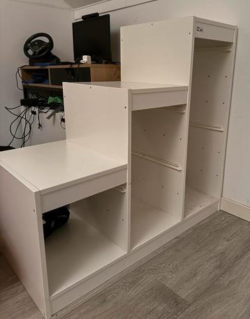 IKEA Boekenkast met Vakken beschikbaar voor biedingen