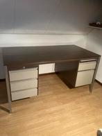Stalen bureau met stevig kunststof blad, Ophalen