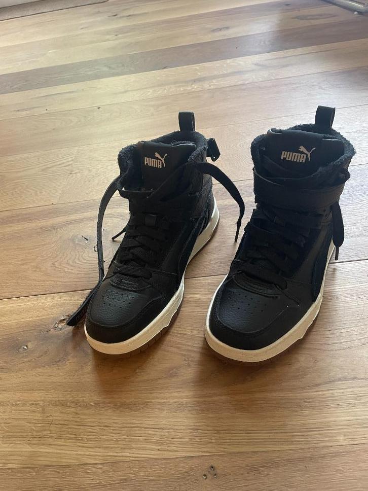 Puma sneaker RBD Game Jr. – EUR 36 – Zwart – Nieuwstaat, Kinderen en Baby's, Kinderkleding | Schoenen en Sokken, Zo goed als nieuw