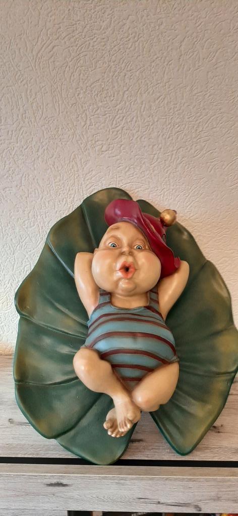 laven efteling Baby op blad, Verzamelen, Efteling, Zo goed als nieuw, Beeldje of Poppetje, Ophalen of Verzenden