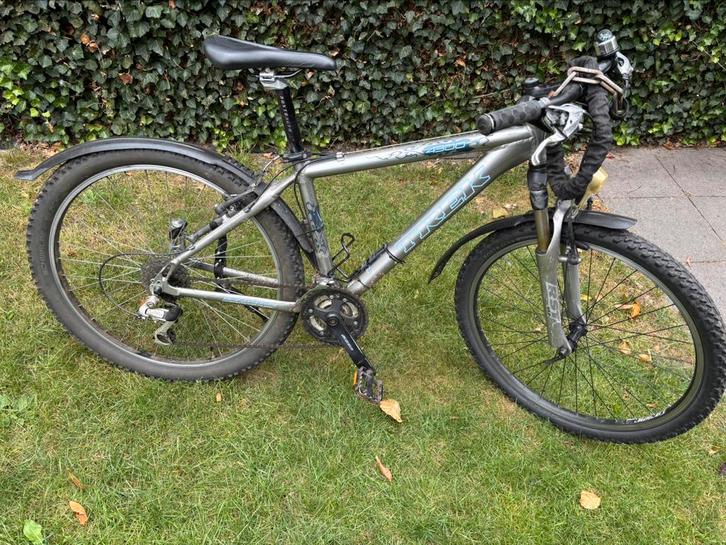 TREK 4300 mountainbike (26 inch) met voorvering, Fietsen en Brommers, Fietsen | Mountainbikes en ATB, Gebruikt, Trek, Minder dan 45 cm