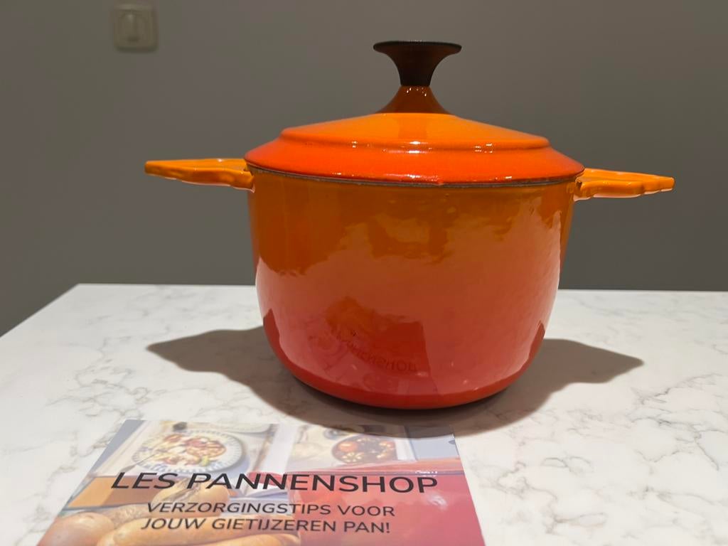 Cousances Batwings of Angelwings pannetje in nieuwstaat, Gietijzer, Ophalen of Verzenden, Zo goed als nieuw, Keramische plaat