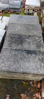 Restant betontegegels  60x30x6 cm antraciet., Beton, Zo goed als nieuw, Ophalen, Klinkers