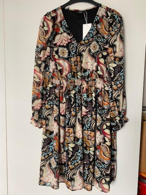 NIEUW: gevoerd jurkje ZIZZIE maat S = 42-44 NP € 79,99, Kleding | Dames, Jurken, Nieuw, Maat 42/44 (L), Zwart, Onder de knie, Ophalen of Verzenden