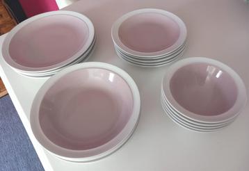 Mooi Engels servies, Johnson Brothers, Satin Blush, roze wit beschikbaar voor biedingen