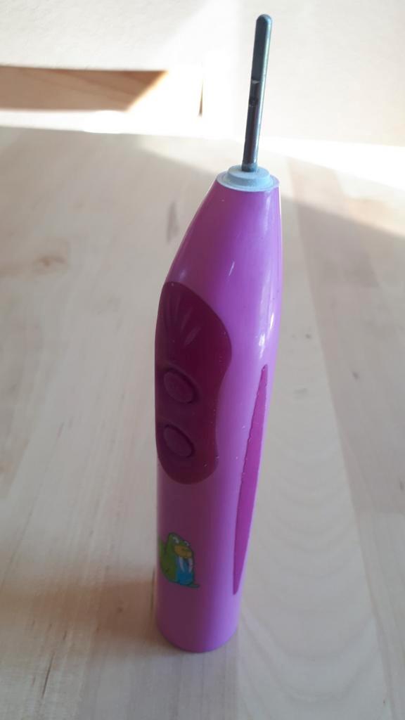 Kruidvat Ultradent elektrische tandenborstel voor kids, Sieraden, Tassen en Uiterlijk, Uiterlijk | Mondverzorging, Zo goed als nieuw