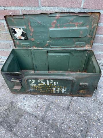 Metalen Munitiekist - 19x19x48 cm beschikbaar voor biedingen
