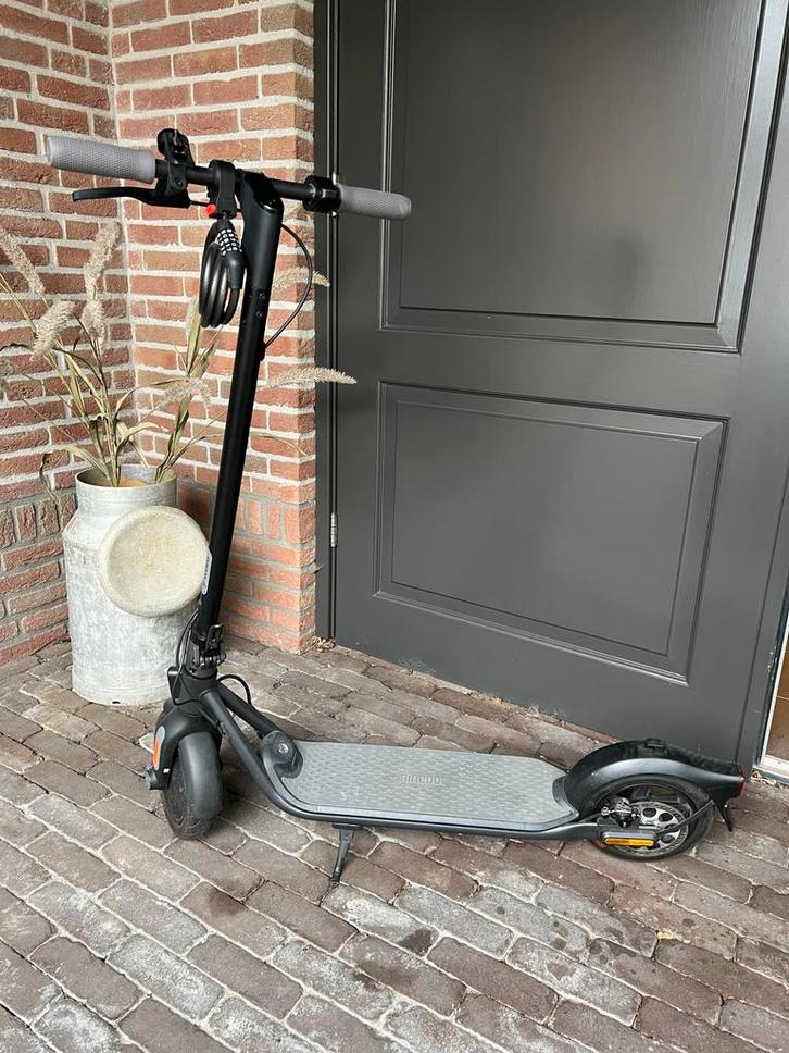Segway Ninebot F25e II - Zo goed als nieuw!, Fietsen en Brommers, Steps, Zo goed als nieuw, Elektrische step (E-scooter), Ophalen of Verzenden