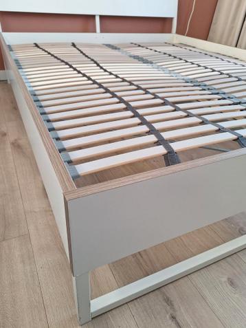 Ikea Bedframe 160x200 + 2 Lattenbodems - afbeelding 3