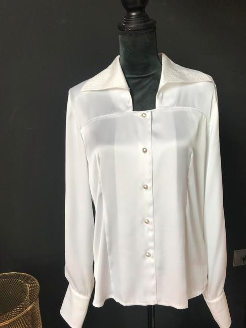 Hucke witte satijnen blouse 38, Kleding | Dames, Blouses en Tunieken, Zo goed als nieuw, Ophalen of Verzenden