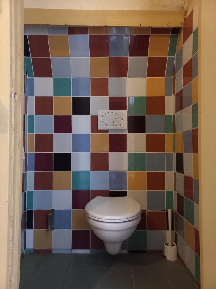Inbouw toilet T.E.A.B., Doe-het-zelf en Verbouw, Sanitair, Gebruikt, Toilet, Steen, Ophalen