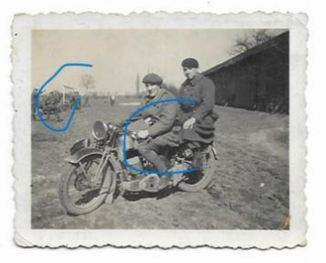 Foto motor 2 franse militairen beschikbaar voor biedingen