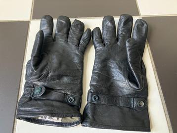 Mooie leren handschoenen uit plunjebaal landmacht. beschikbaar voor biedingen