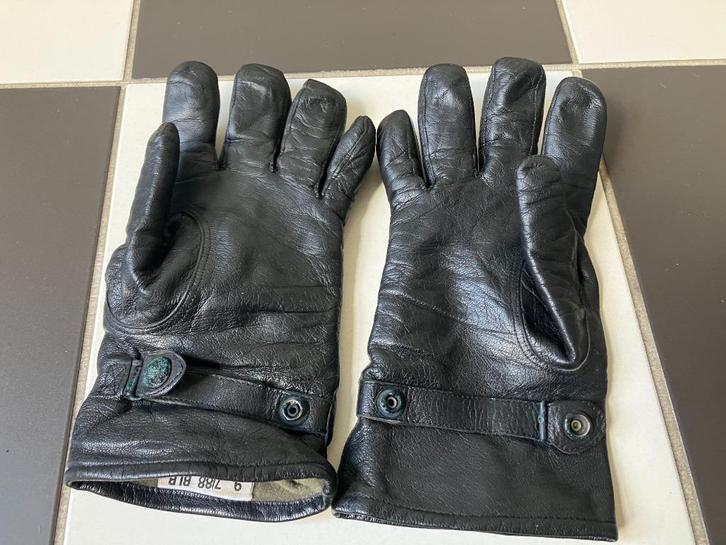 Mooie leren handschoenen uit plunjebaal landmacht., Verzamelen, Militaria | Algemeen, Landmacht, Kleding of Schoenen, Nederland