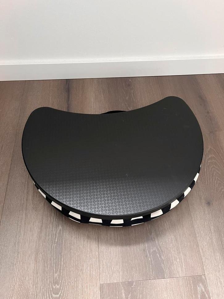 IKEA BYLLAN laptopkussen – comfortabel en stabiel, Computers en Software, Laptopstandaarden, Gebruikt, Ophalen