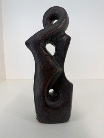 Abstract keramisch/stenen beeld (32  10  9 cm) beschikbaar voor biedingen