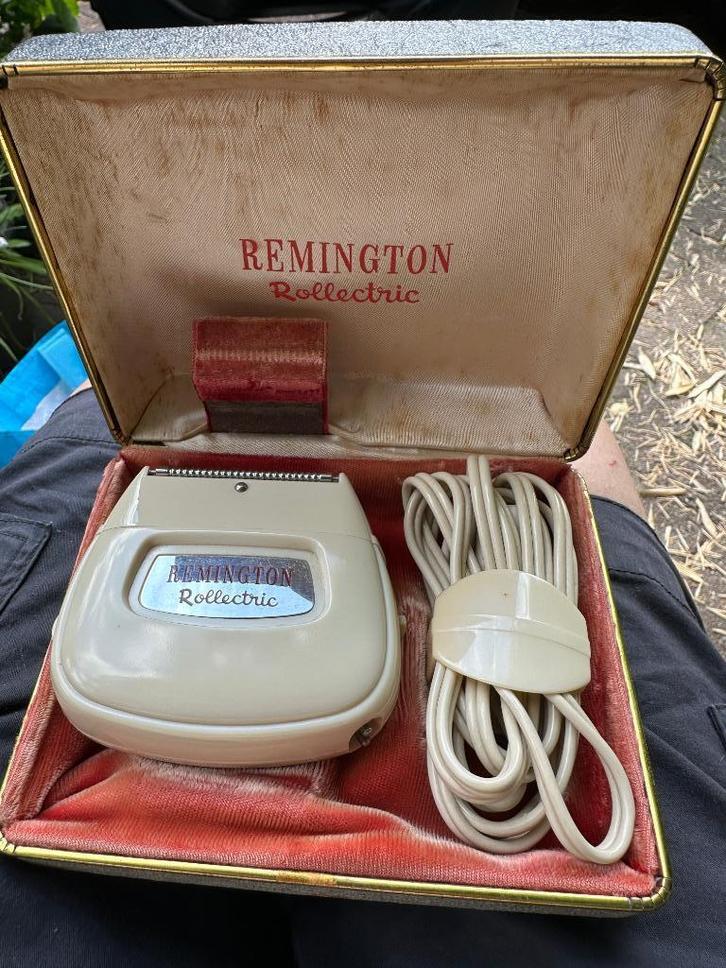 Remington vintage scheerapparaat rollectric in orig. doos, Verzamelen, Elektronische Apparatuur, Persoonlijke verzorging, Ophalen