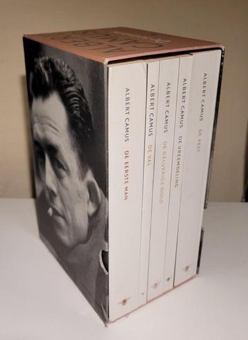 Albert Camus - 5 titels w.o.De pest in box beschikbaar voor biedingen
