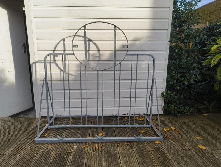 Fietsenrek met logo/reclame (x2), Fietsen en Brommers, Fietsaccessoires | Fietsenrekken, Gebruikt, Ophalen