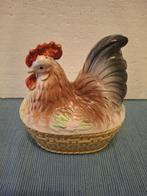 Mooi aardewerk kippetje in mandje, Ophalen of Verzenden