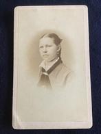 CDV, Vrouw, C.A.L. Reinhardt, Winschoten, Carte de Visite, Ophalen of Verzenden, Voor 1940, Gebruikt, Foto