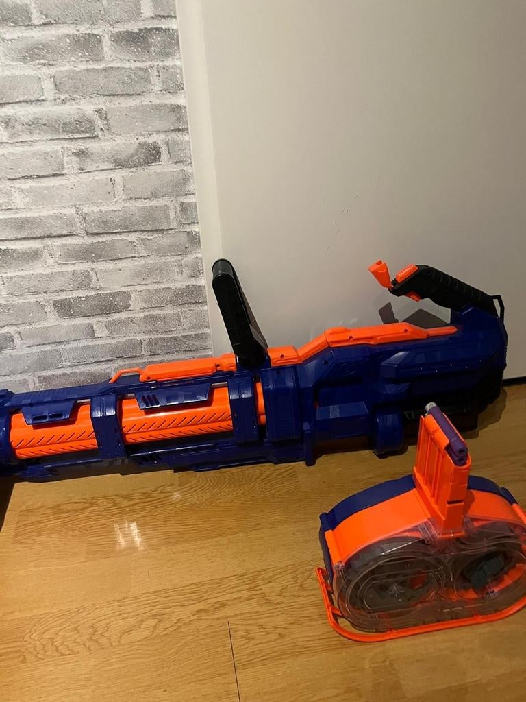 Nerf Elite Titan CS-50 Minigun - Zo goed als nieuw!, Kinderen en Baby's, Speelgoed | Buiten | Actiespeelgoed, Ophalen of Verzenden