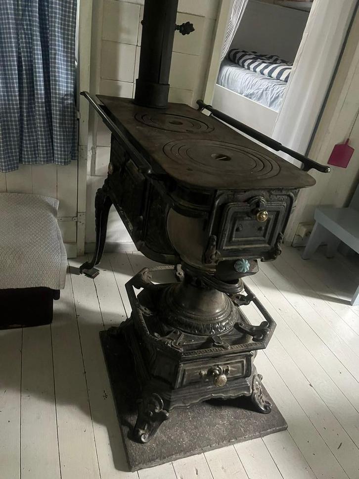 Platte buis kachel met pijp en onder plaat., Huis en Inrichting, Kachels, Gebruikt, Houtkachel, Hout, Ophalen of Verzenden