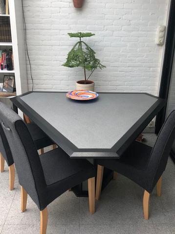 Set van zwart/grijze eettafel en salontafel te koop. beschikbaar voor biedingen