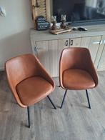 Te koop 2 bruine eetkamer stoelen., Huis en Inrichting, Stoelen, Ophalen, Gebruikt, Bruin, Vijf, Zes of meer stoelen