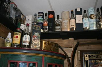 Whisky flessen met en zonder verpakking LEEG beschikbaar voor biedingen