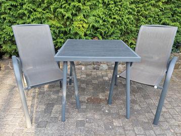 Tuinset met 2 stoelen beschikbaar voor biedingen