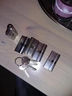 5 cilinders  met 3 sleutels, Ophalen of Verzenden, Zo goed als nieuw, Slot