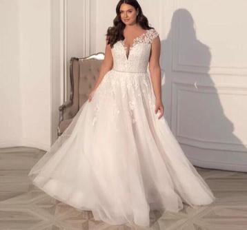 Fraaie nieuwe plussize trouwjurk Luna €799 46 48 59 beschikbaar voor biedingen