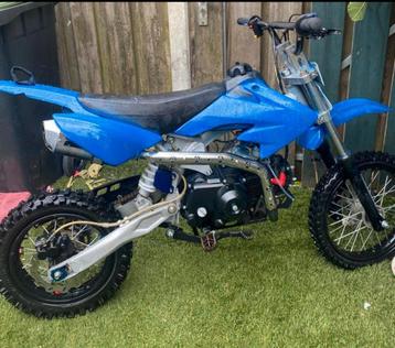 Crossmotor 125cc automaat beschikbaar voor biedingen