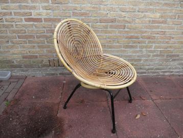rieten rotan stoel beschikbaar voor biedingen
