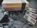 Nintendo NES Console + 3 Controllers + adapter, Gebruikt, Met 3 controllers of meer, Ophalen