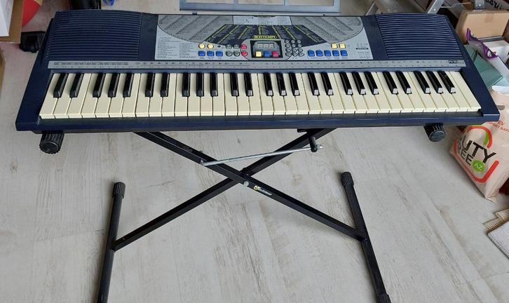 Bontempi PM86 Keyboard met standaard, Muziek en Instrumenten, Keyboards, Gebruikt, 61 toetsen, Overige merken, Met standaard, Ophalen