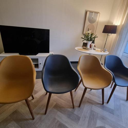Stoel kwantum, Huis en Inrichting, Stoelen, Zo goed als nieuw, Vier, Overige kleuren, Ophalen