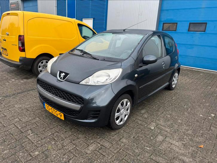 Peugeot 107 1.0 12V 5DR 2011 Grijs, Auto's, Peugeot, Bedrijf, Benzine, A, Hatchback, Handgeschakeld, Origineel Nederlands, Zilver of Grijs