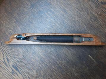 Antieke houten weefspoel / schietspoel – decoratief of funct beschikbaar voor biedingen