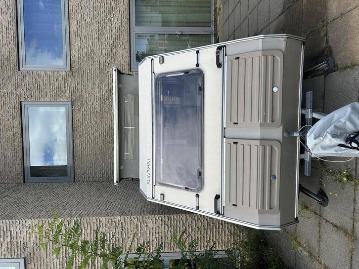 Kip Kompakt KK400 (1016341), Caravans en Kamperen, Caravans, Particulier, tot en met 2, 500 - 750 kg, Kip, 5 tot 6 meter, Disselslot