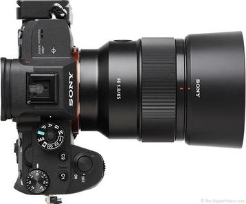 De Sony A7 IV +Sony 85 mm f/1.8 beschikbaar voor biedingen